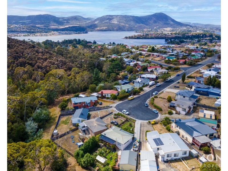 80 Chippendale  Street, Claremont TAS 7011