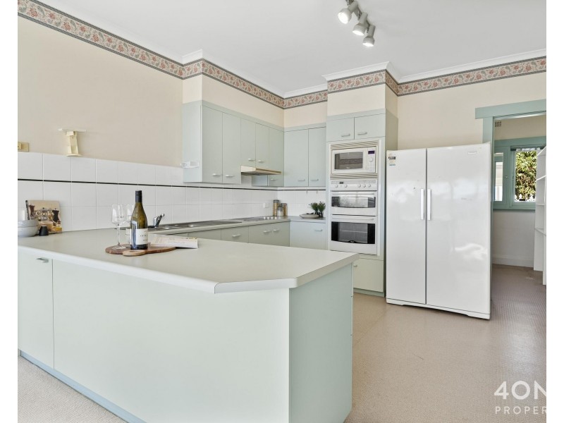 1 Honora Avenue, Lenah Valley TAS 7008