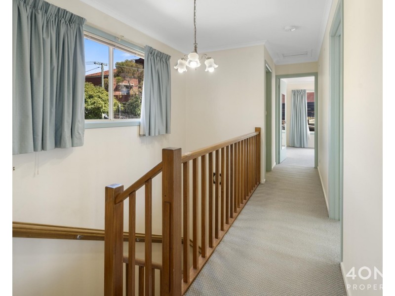 1 Honora Avenue, Lenah Valley TAS 7008