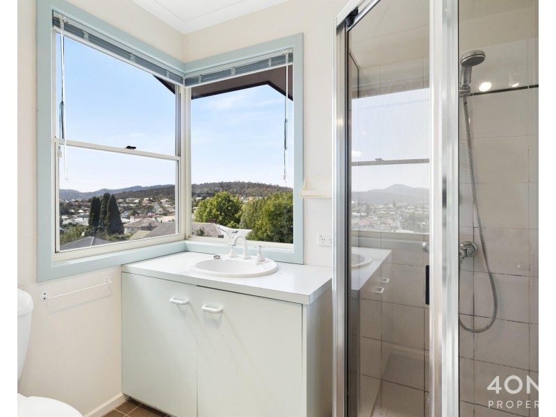 1 Honora Avenue, Lenah Valley TAS 7008