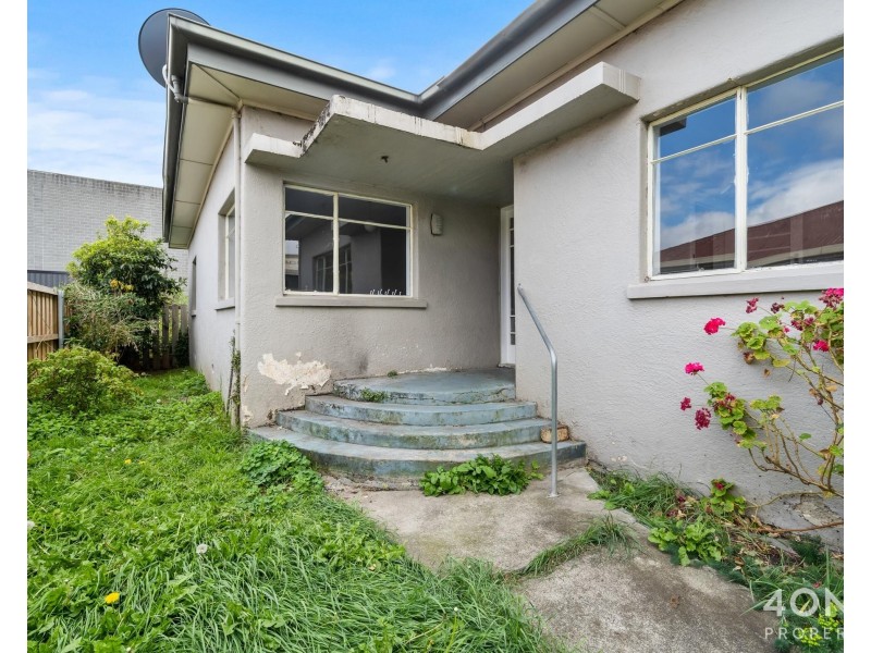 32 Lampton Avenue, Derwent Park TAS 7009