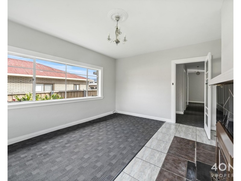 32 Lampton Avenue, Derwent Park TAS 7009