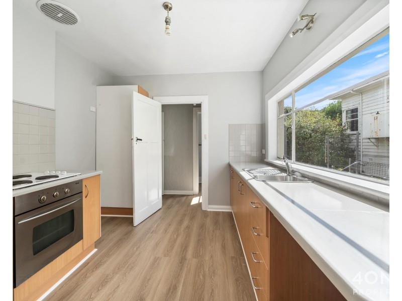 32 Lampton Avenue, Derwent Park TAS 7009