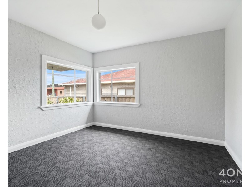 32 Lampton Avenue, Derwent Park TAS 7009