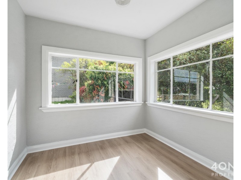 32 Lampton Avenue, Derwent Park TAS 7009