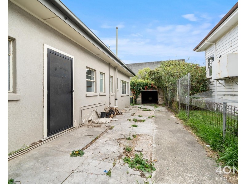 32 Lampton Avenue, Derwent Park TAS 7009