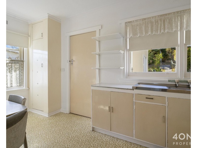 22 Brushy Creek Road, Lenah Valley TAS 7008