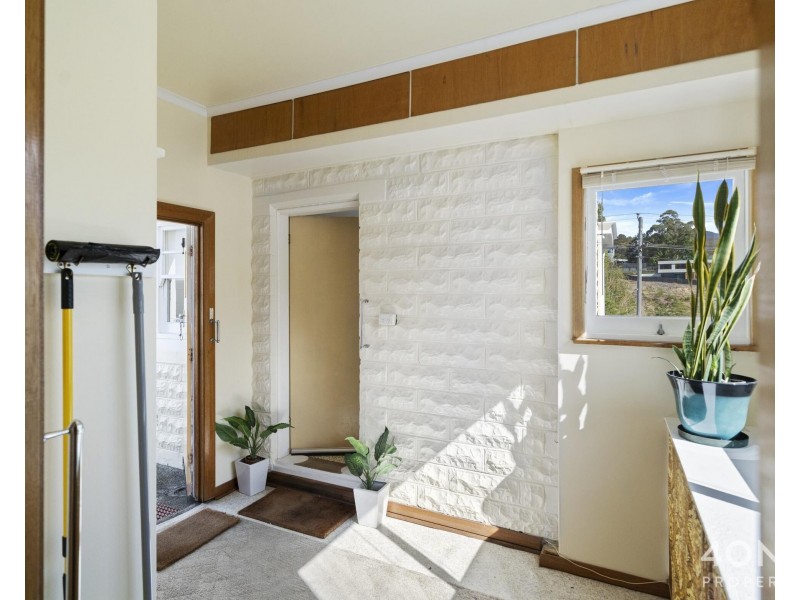 22 Brushy Creek Road, Lenah Valley TAS 7008