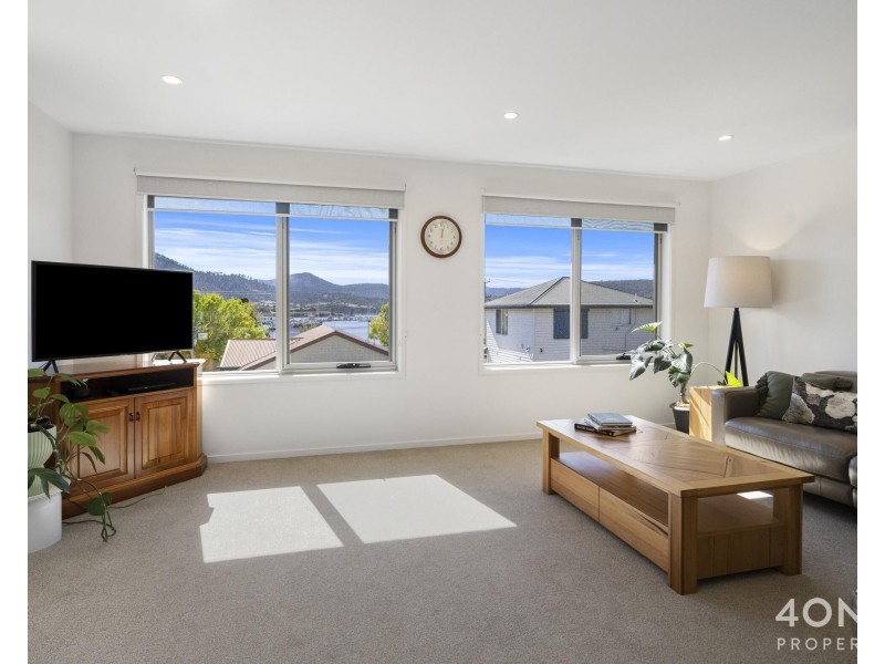 2/78 Gepp Parade, Derwent Park TAS 7009