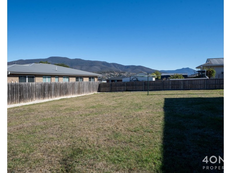 27 Fouche Avenue, Old Beach TAS 7017