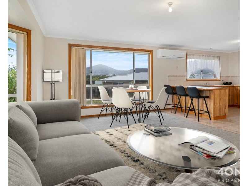 27 Fouche Avenue, Old Beach TAS 7017