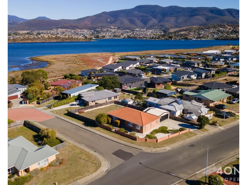 27 Fouche Avenue, Old Beach TAS 7017