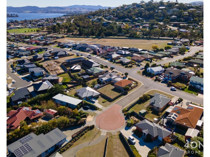 27 Fouche Avenue, Old Beach TAS 7017