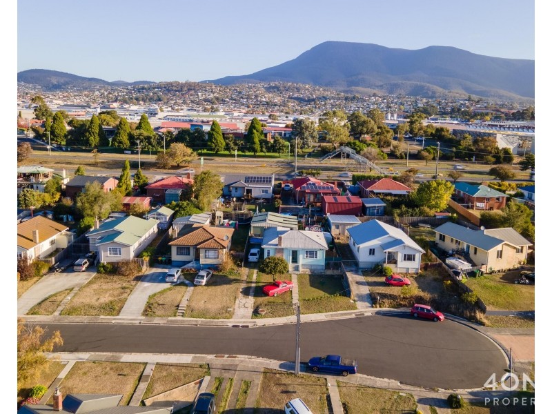 18 Laguna Place, Derwent Park TAS 7009