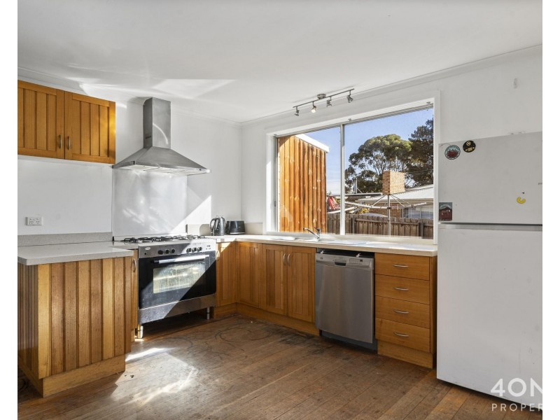 18 Tenth Avenue, Dodges Ferry TAS 7173