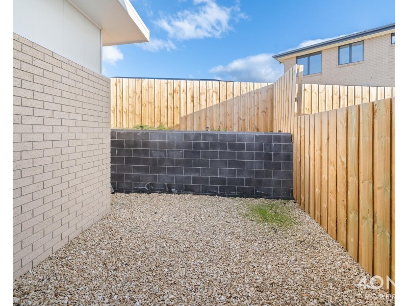 1/35 Ploughman Road, Howrah TAS 7018