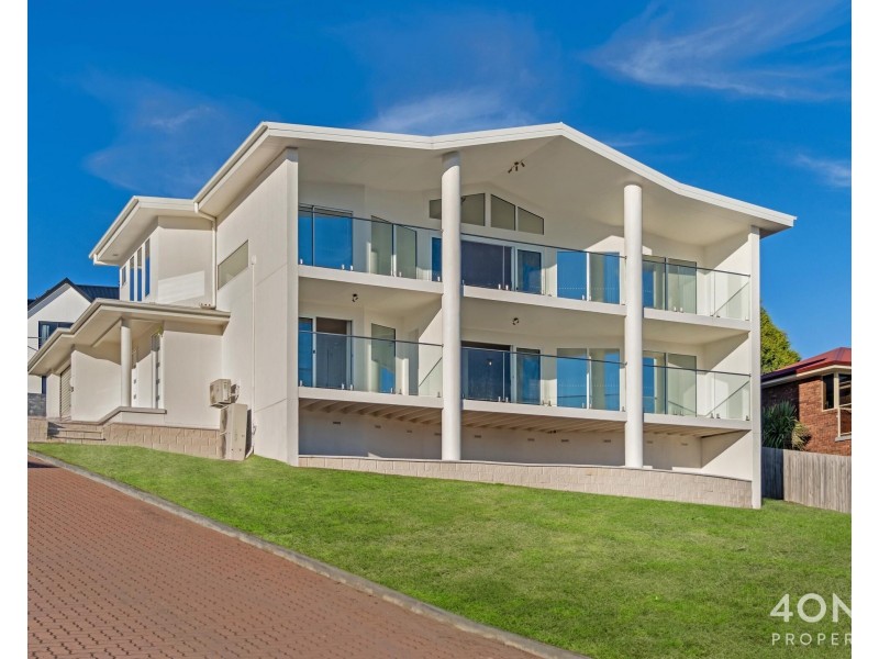 2/704 Oceana Drive, Tranmere TAS 7018