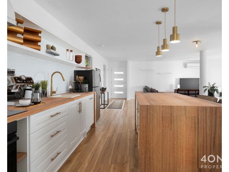 2/704 Oceana Drive, Tranmere TAS 7018