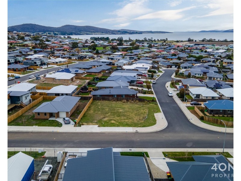16 Venerable Drive, Rokeby TAS 7019