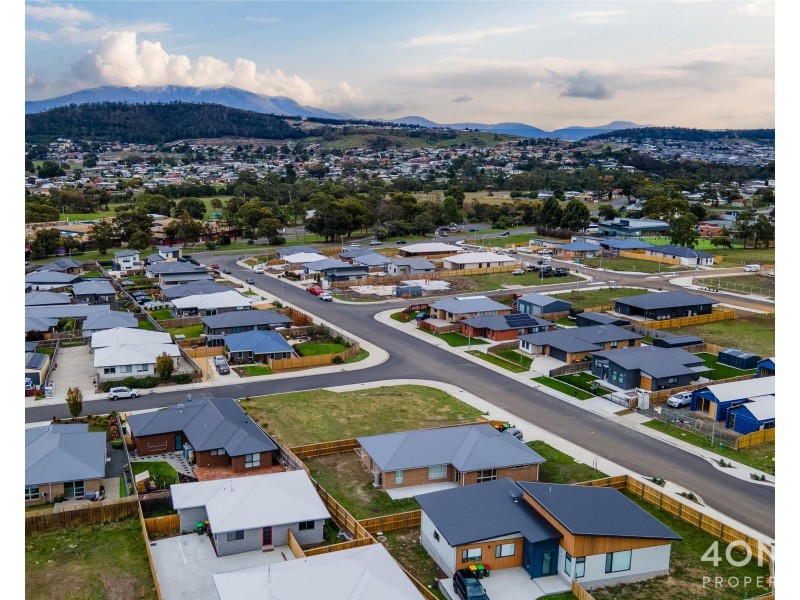 16 Venerable Drive, Rokeby TAS 7019