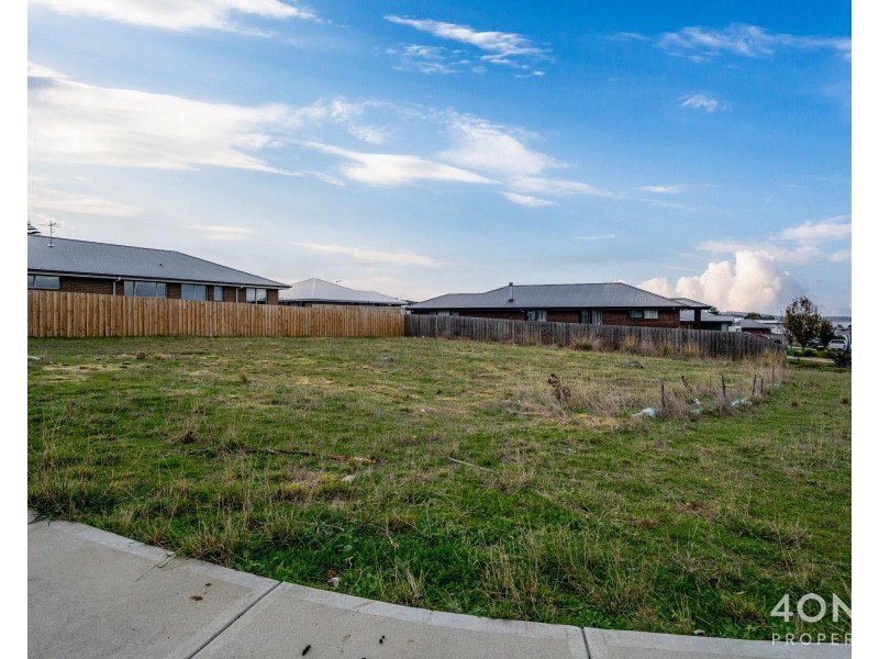 16 Venerable Drive, Rokeby TAS 7019