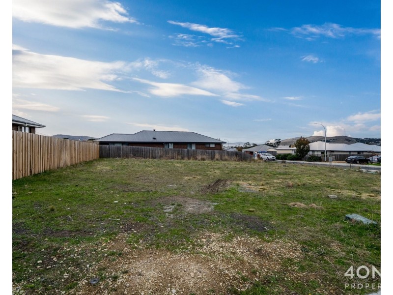 16 Venerable Drive, Rokeby TAS 7019