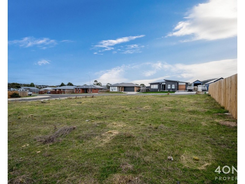 16 Venerable Drive, Rokeby TAS 7019