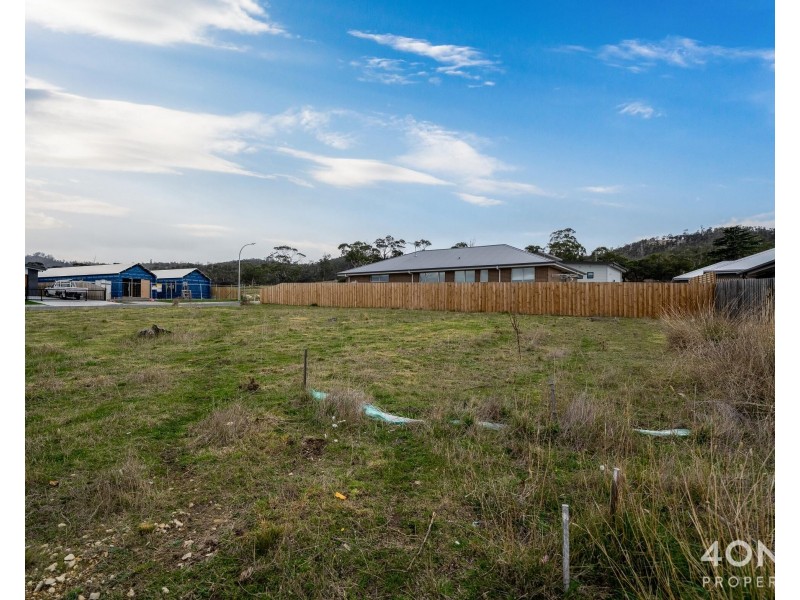 16 Venerable Drive, Rokeby TAS 7019