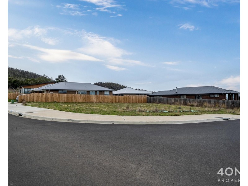 16 Venerable Drive, Rokeby TAS 7019