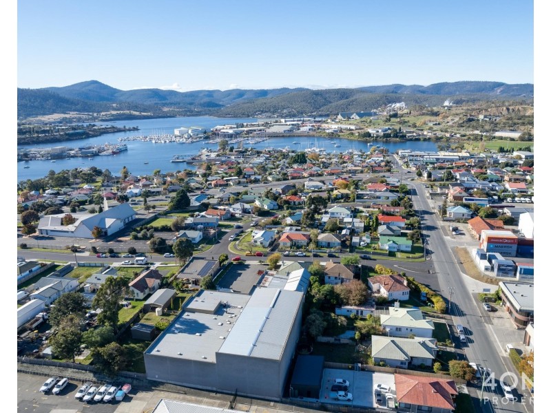 2 Elmsleigh Road, Derwent Park TAS 7009