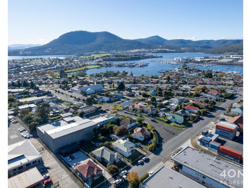 2 Elmsleigh Road, Derwent Park TAS 7009