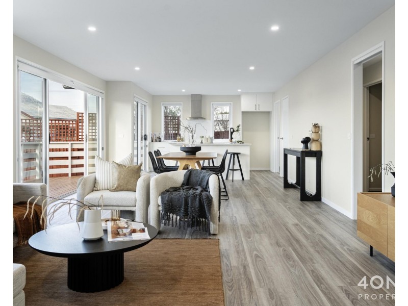 2/16 Cadbury Road, Claremont TAS 7011