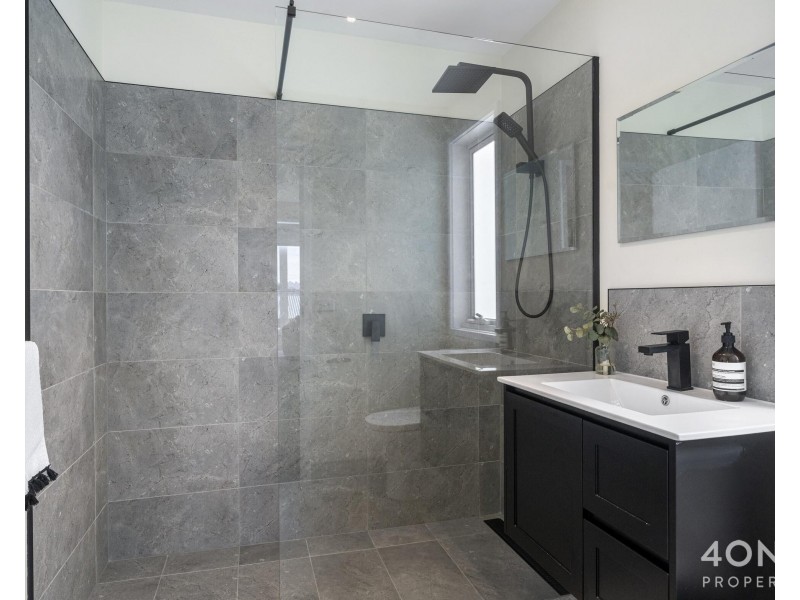 2/16 Cadbury Road, Claremont TAS 7011