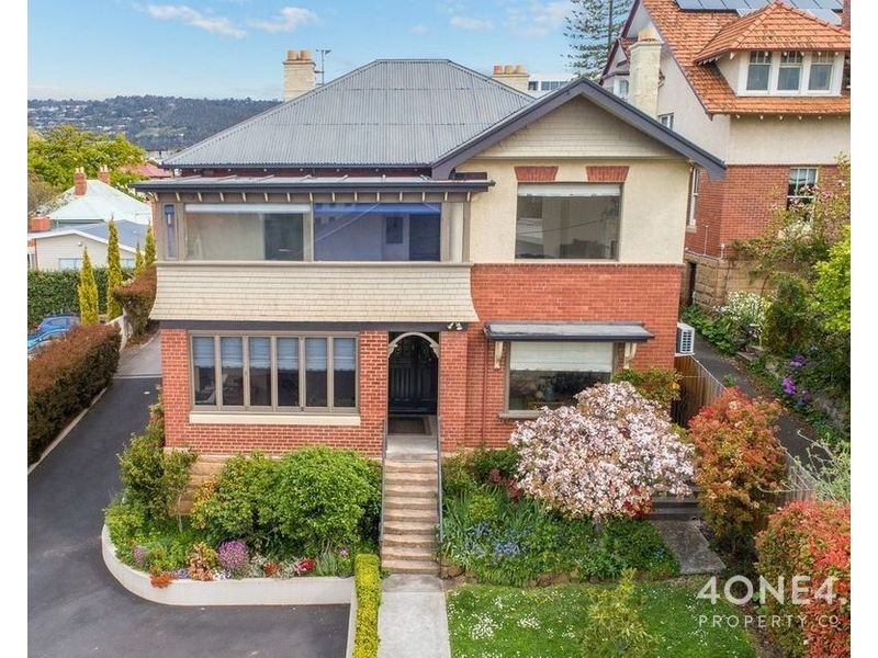 3/106 Hampden Road, Battery Point TAS 7004