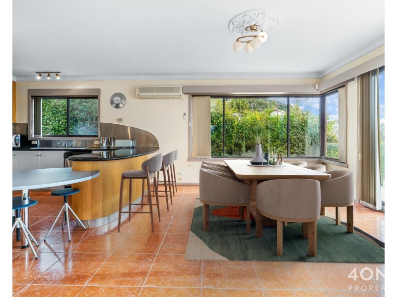 33 Amanda Crescent, Sandy Bay TAS 7005