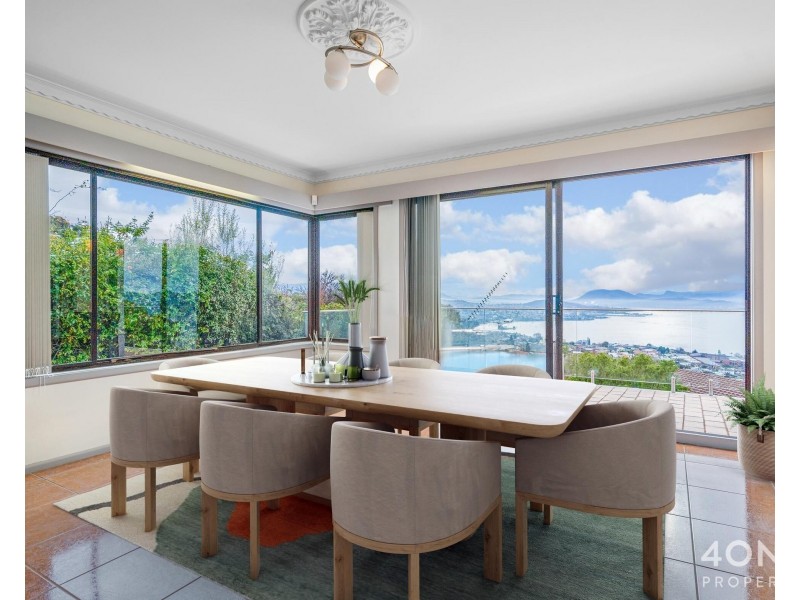 33 Amanda Crescent, Sandy Bay TAS 7005