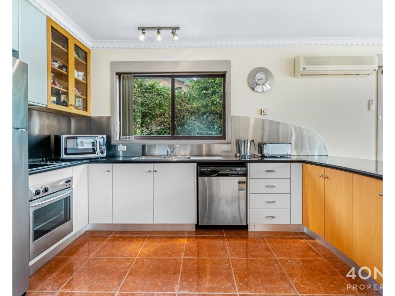 33 Amanda Crescent, Sandy Bay TAS 7005