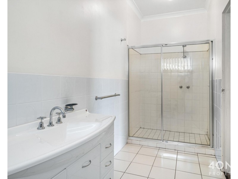 33 Amanda Crescent, Sandy Bay TAS 7005