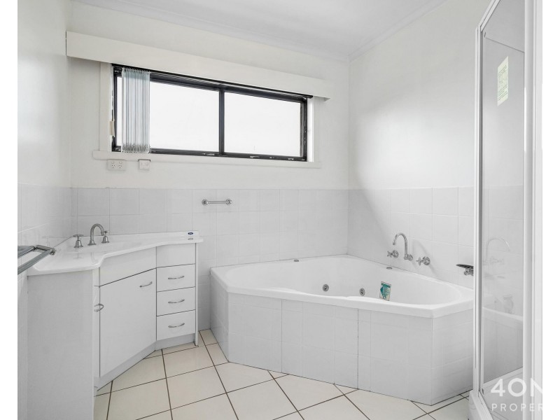 33 Amanda Crescent, Sandy Bay TAS 7005