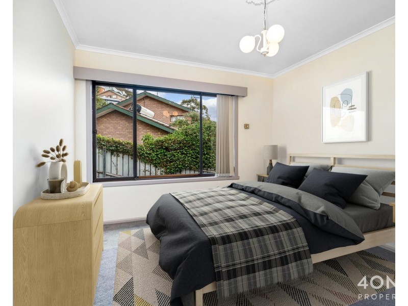 33 Amanda Crescent, Sandy Bay TAS 7005