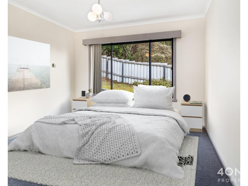 33 Amanda Crescent, Sandy Bay TAS 7005