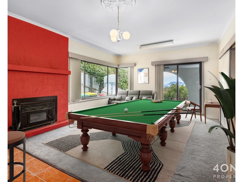 33 Amanda Crescent, Sandy Bay TAS 7005