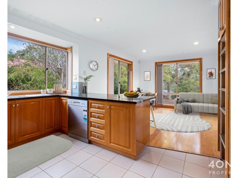22 Lady Penrhyn Drive, Blackmans Bay TAS 7052
