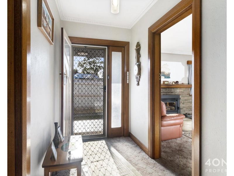 43 Gepp Parade, Derwent Park TAS 7009