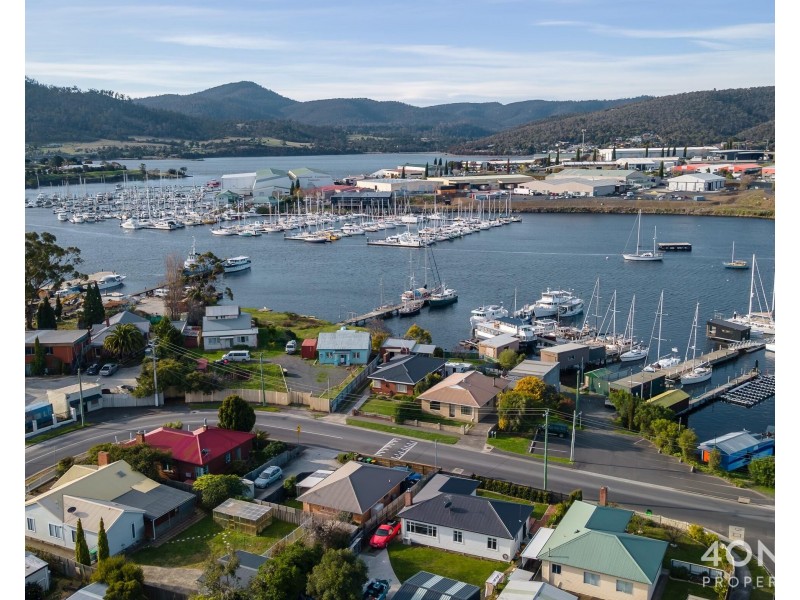 43 Gepp Parade, Derwent Park TAS 7009