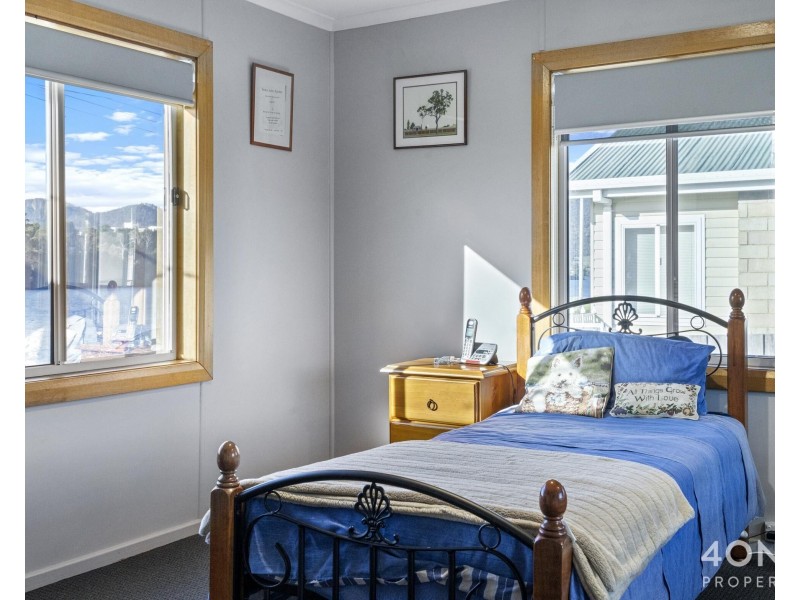 3 Curlew Parade, Claremont TAS 7011