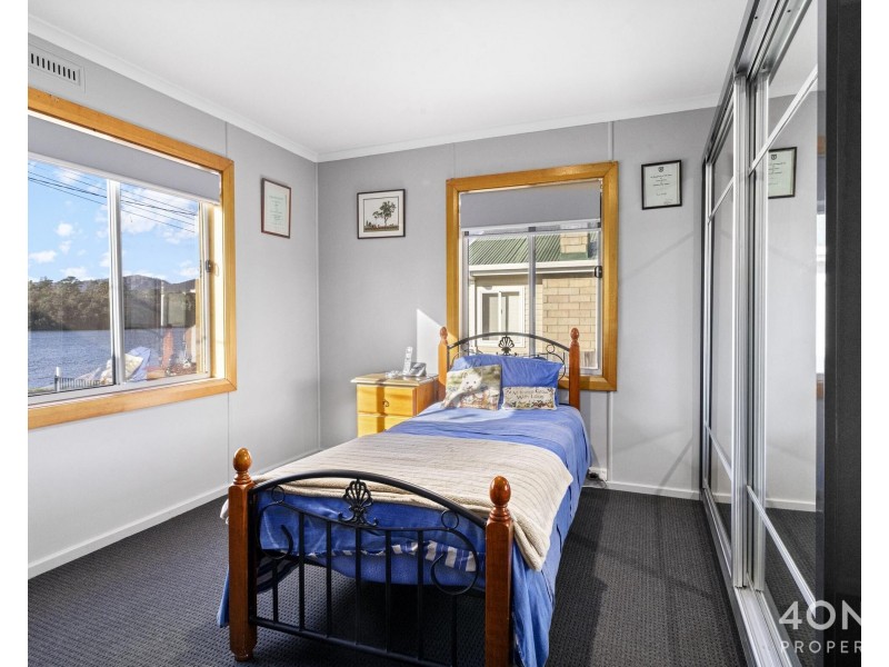 3 Curlew Parade, Claremont TAS 7011