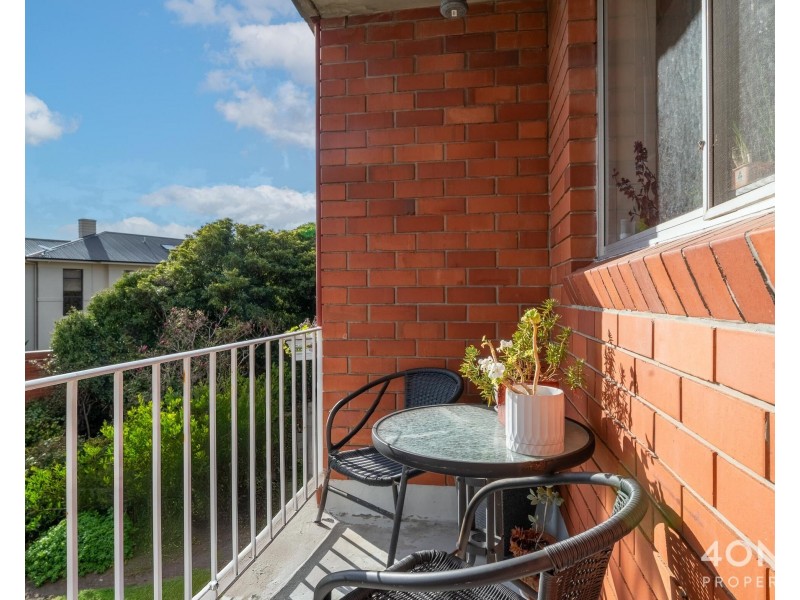 4/2 Mansell Court, Sandy Bay TAS 7005