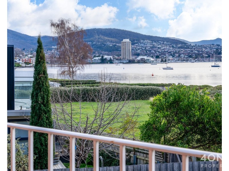 4/2 Mansell Court, Sandy Bay TAS 7005