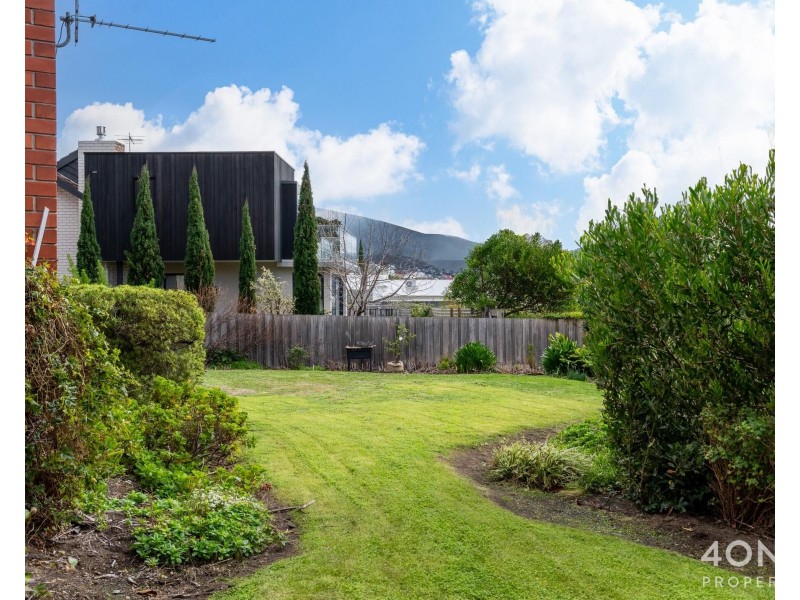 4/2 Mansell Court, Sandy Bay TAS 7005